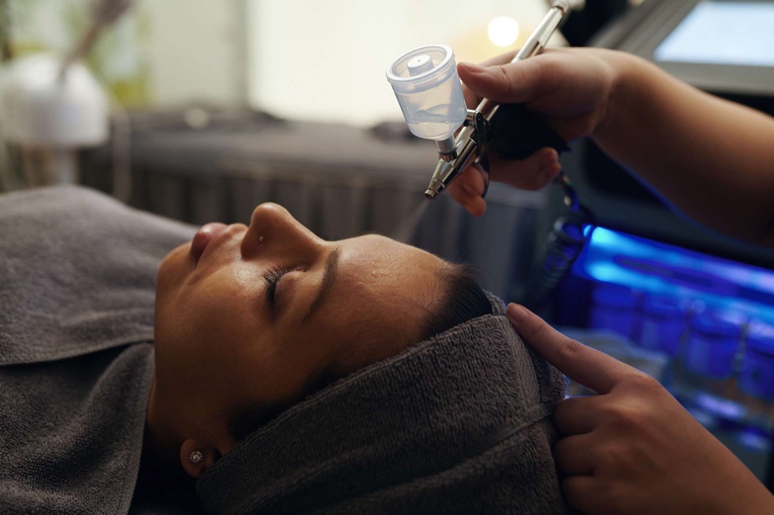 Aquafacial-Behandlung im Studio von Luana Beauty & Cosmetic